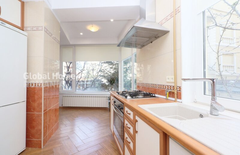 Sat Francez - Aron Cotrus apartament 3 camere | 101 mp | 2005 | Parc Herastrau